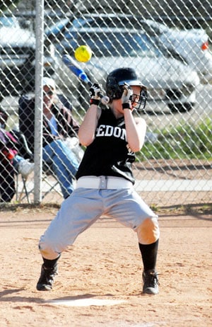 softball05 3-30.jpg