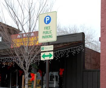 uptown-parking-signs-12-30