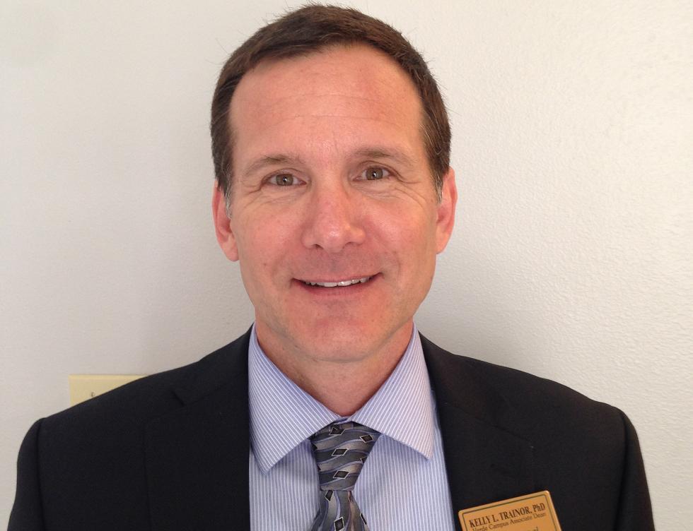 Dean speaks before OLLI - Sedona Red Rock News
