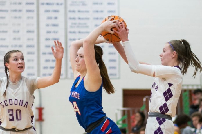 sp- Girls Basketball _12-22_06