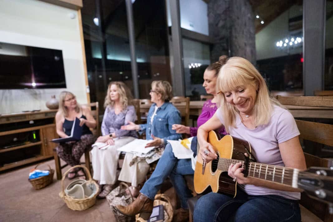 Dead Quilters tell Sedona tales - Sedona Red Rock News